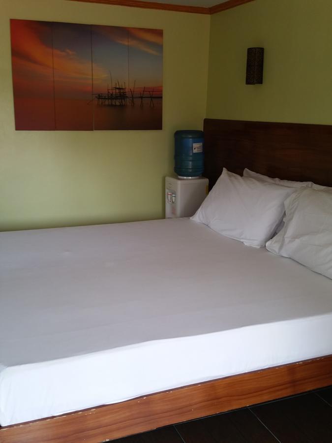 Hotel Casa De Miguelitos Tagaytay City Esterno foto